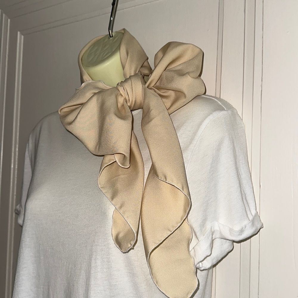 Vintage 70s Durlacher & Co light tan/cream long polyester neck or head scarf